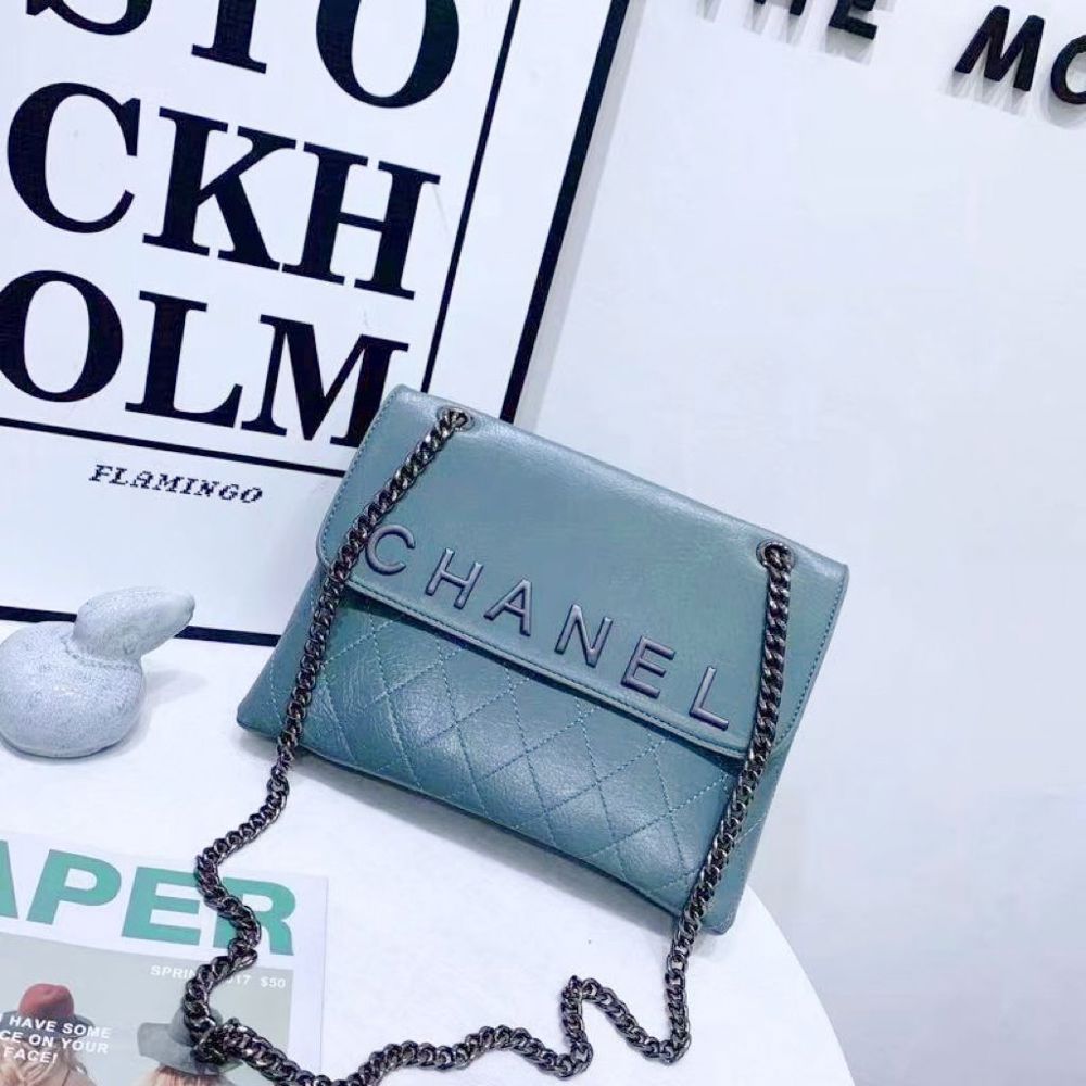 حقيبة شانيل فلاب بلمسة عصرية -  (Chanel Bold Flap)_thumbnail_0