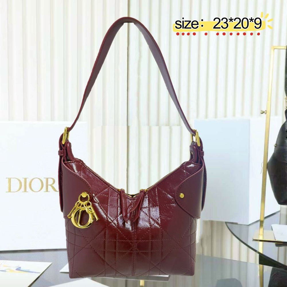 حقيبة ديور هوبو سوداء - جلد لامع وتطريز Cannage (Dior Hobo Style)_thumbnail_1