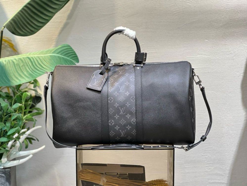 حقيبة سفر Keepall من Louis Vuitton_thumbnail_1